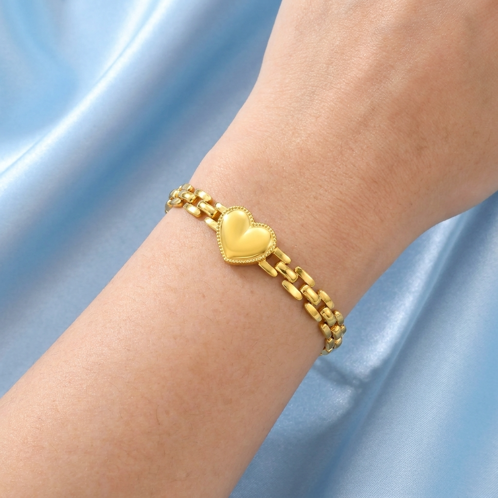 Amour Link Bracelet
