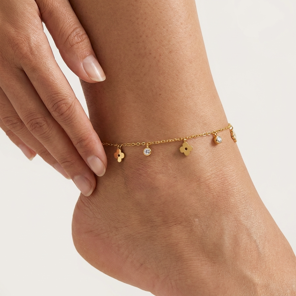 Liora Clover Charm Anklet