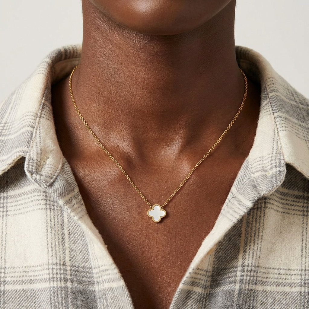Verona Clover Pendant