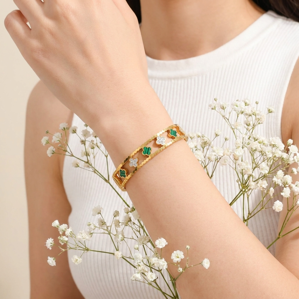 Dublin Quatrefoil Gold Bangle
