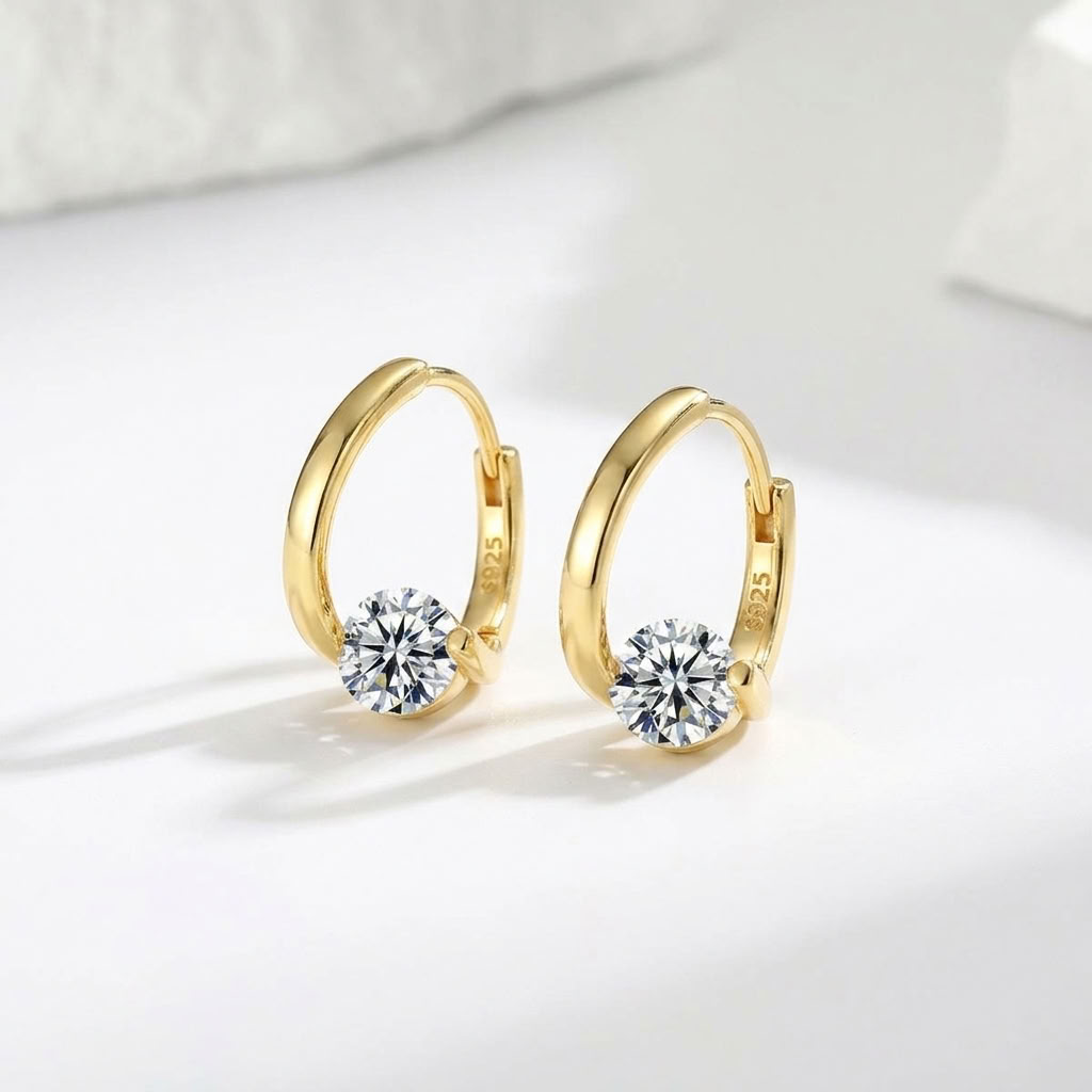 Maëlle Gold Solitaire Huggies